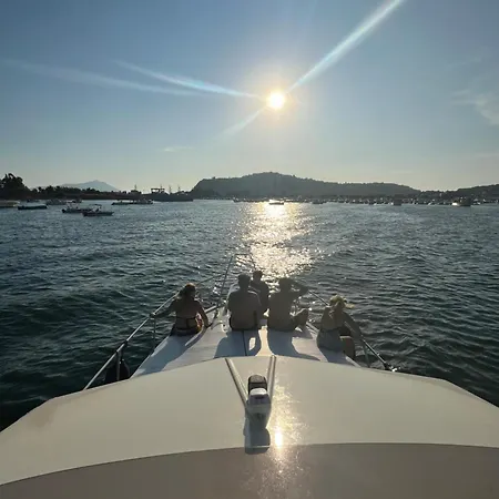 Noleggio Charter Barche Napoli *